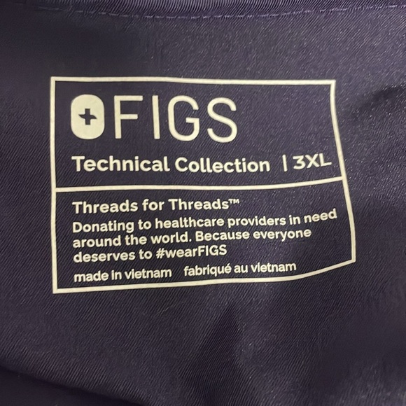 Figs Technical Collection Casma Uniform V-neck Top Purple Plum Plus 3X Scrubs - Picture 5 of 5